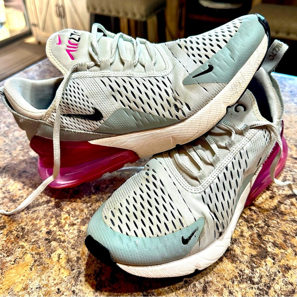 Nike Air Max 270